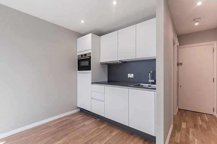 Studio To Rent In Croxley Road, London, W9