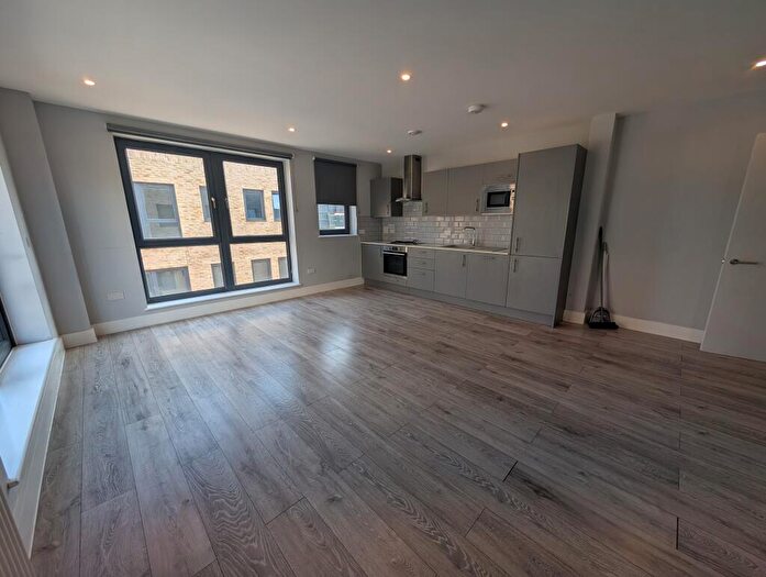 3 Bedroom Flat To Rent In Varis Court, Station Approach Road, Couldson, CR5