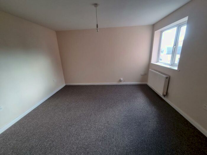 1 Bedroom Apartment To Rent In Towngate Mews, Mapplewell, S75