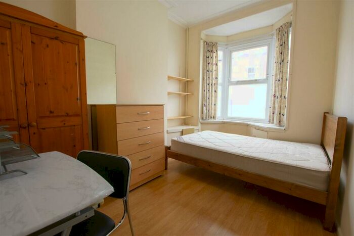 4 Bedroom House To Rent In Harrow Road, Birmingham, B29