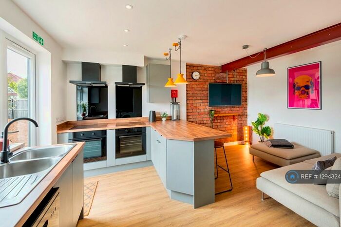 6 Bedroom Terraced House To Rent In Beachgrove Road, Bristol, BS16