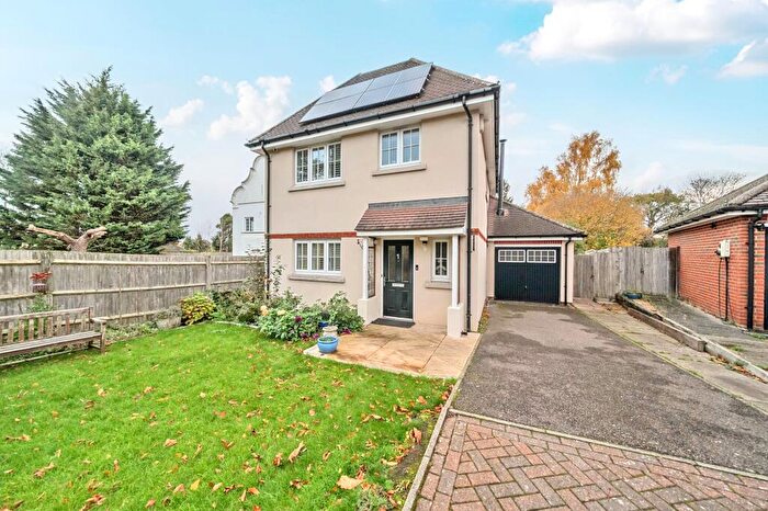 3 Bedroom Detached House For Sale In Hillbury Crescent, Warlingham, CR6