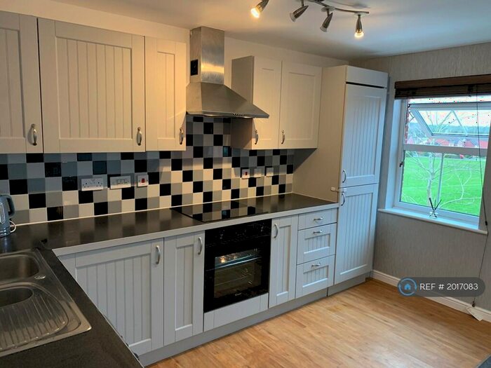 2 Bedroom Flat To Rent In Alma Wood Close, Chorley, PR7