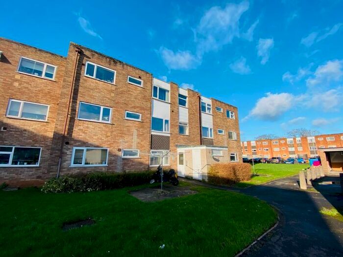 3 Bedroom Flat To Rent In Chargrove, Yate BS37