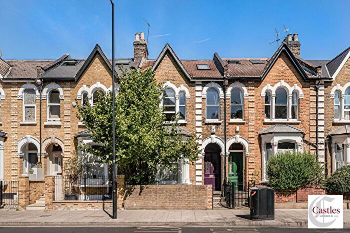 4 Bedroom House For Sale In Powerscroft Road, London, E5