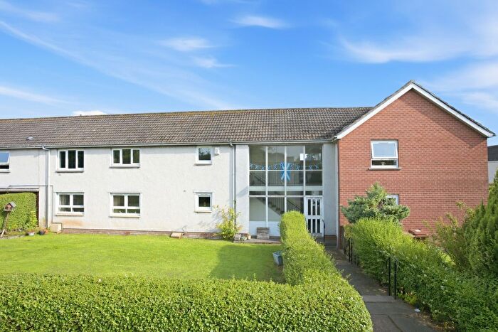 2 Bedroom Flat For Sale In Primrose Lane, Rosyth, KY11