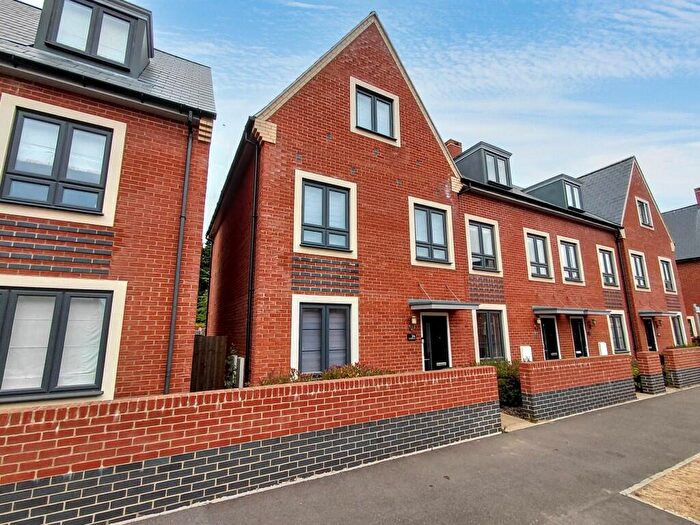 3 Bedroom End Of Terrace House For Sale In Whitmore Drive, Colchester, Essex, CO4