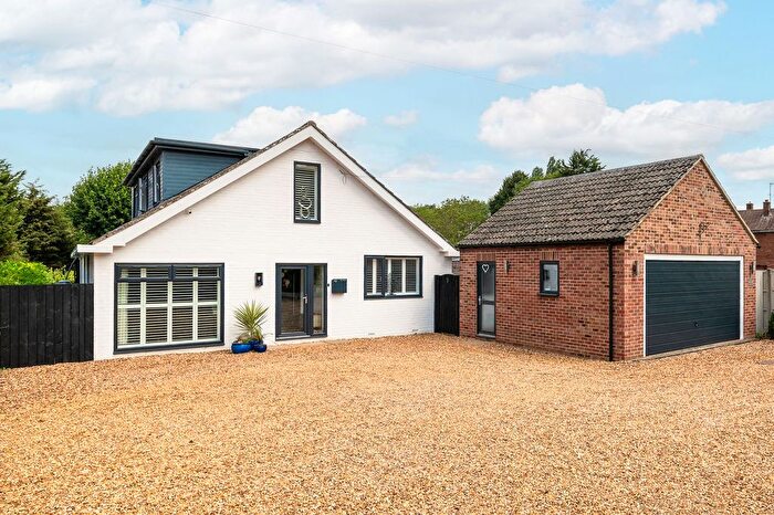 4 Bedroom Detached House For Sale In The Avenue, Bletsoe, Bedfordshire, MK44