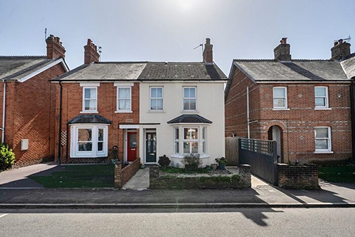 4 Bedroom Semi Detached House For Sale In York Road, Newbury, West Berkshire, RG14