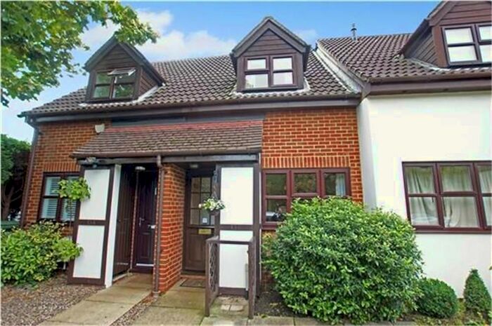 2 Bedroom Terraced House To Rent In Havers Avenue, Walton-On-Thames, KT12