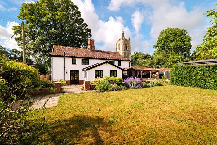5 Bedroom Detached House For Sale In Tuns Road, Necton, PE37