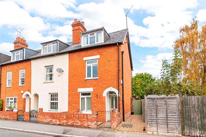 3 Bedroom End Of Terrace House To Rent In Berkeley Road, Newbury, Berkshire, RG14