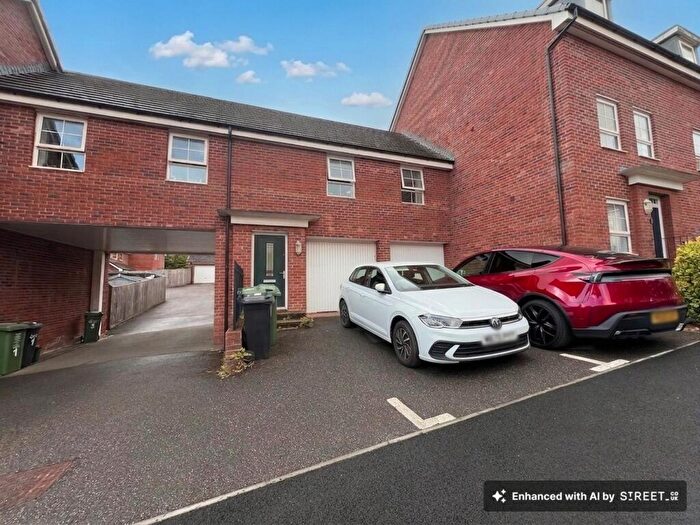 2 Bedroom Coach House To Rent In Poltimore Drive, Exeter, EX1