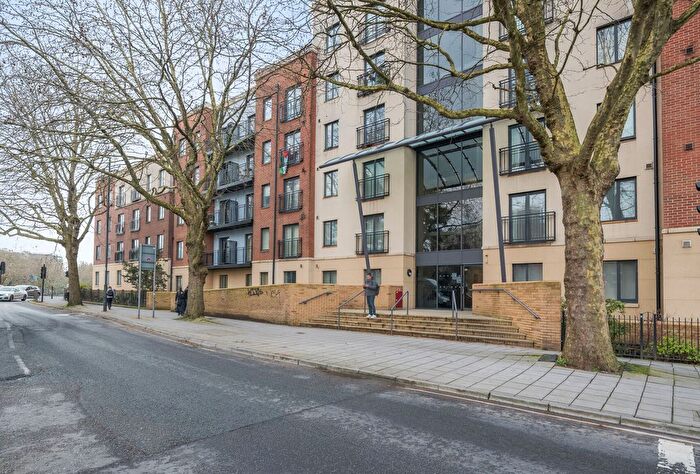 2 Bedroom Flat For Sale In Squires Court, Bristol, BS3