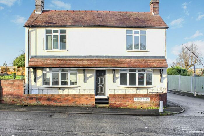 3 Bedroom Detached House To Rent In Summit Place, Lower Gornal, Dudley, DY3