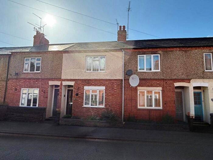 3 Bedroom Terraced House For Sale In Ashwood Road, Duston, Northampton, NN5