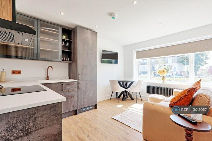 1 Bedroom Flat To Rent In London Road, Leigh-On-Sea, SS9