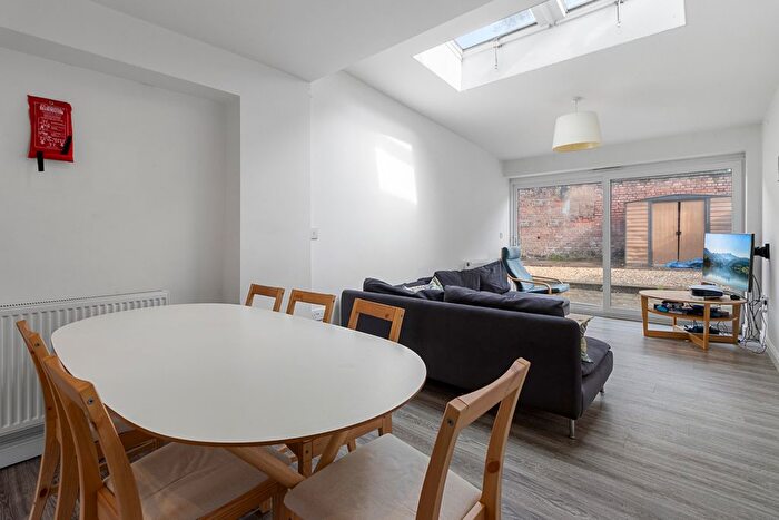 1 Bedroom Semi-Detached House To Rent In King Edward Street, St Davids, Exeter, EX4