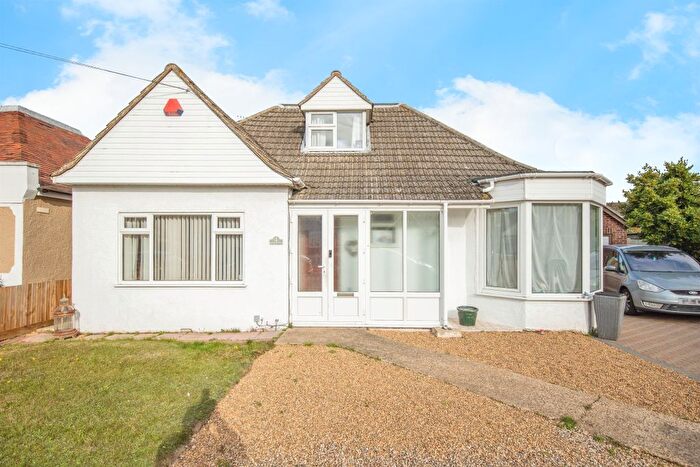 3 Bedroom Detached Bungalow For Sale In Avondale Road, Clacton-On-Sea, CO15