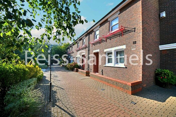 5 Bedroom Terraced House To Rent In Lockesfield Place, London, E14