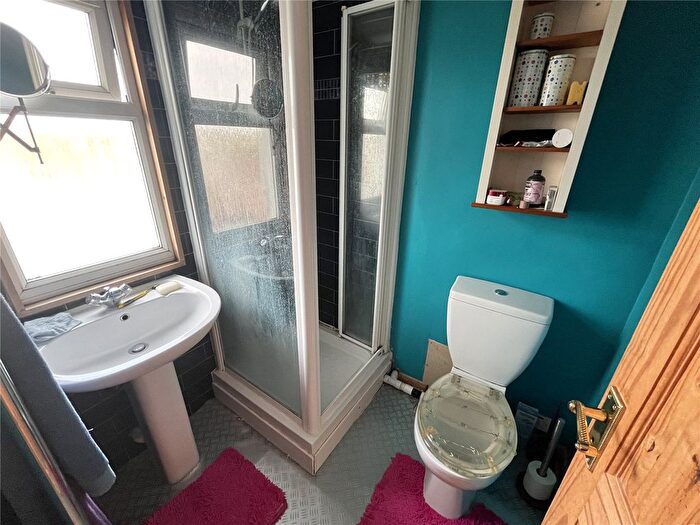 5 Bedroom Semi-Detached House For Sale In Dalling Drive, Houghton Regis, Dunstable, Bedfordshire, LU5