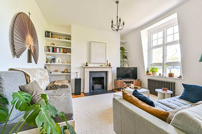 1 Bedroom Flat For Sale In Primrose Mansions, Prince Of Wales Drive, Battersea, London, SW11