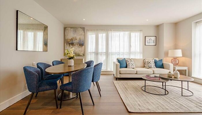 2 Bedroom Apartment To Rent In , Westferry Circus, London, E14