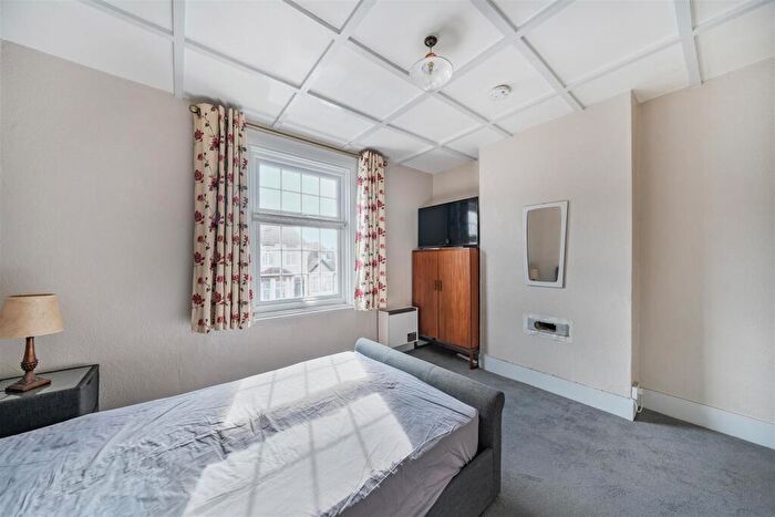 2 Bedroom Cottage For Sale In Wood Street, Mitcham, CR4