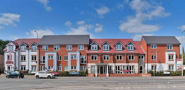 2 Bedroom Flat For Sale In Ock Street, Abingdon, Oxfordshire, OX14