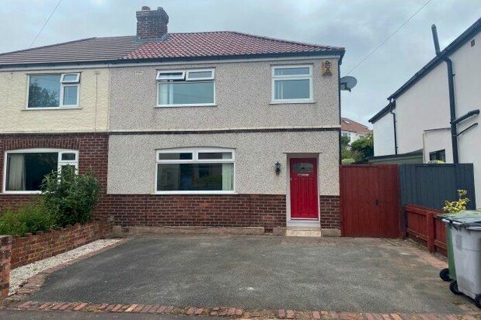3 Bedroom Semi-Detached House To Rent In Broughton Avenue, Wirral, CH48