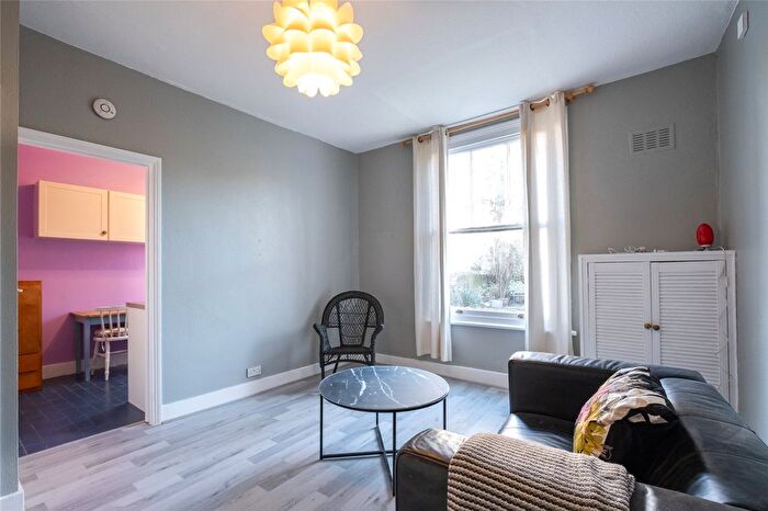 1 Bedroom Flat To Rent In Lambert Road, London, SW2