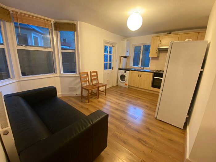 2 Bedroom Flat To Rent In Arodene Road, Brixton, London, SW2