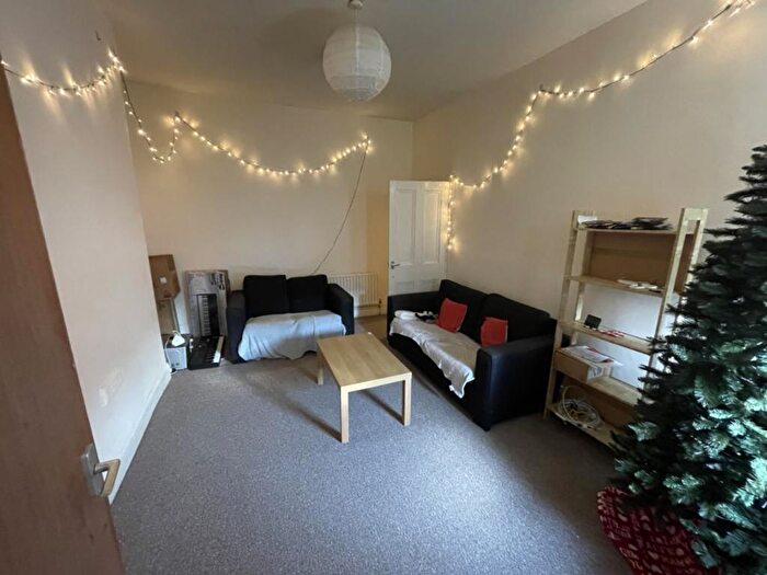 3 Bedroom Flat To Rent In Warwick Street, Newcastle Upon Tyne, NE6