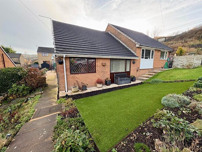 2 Bedroom Semi-Detached Bungalow For Sale In Dunce Park Close, Elland, HX5