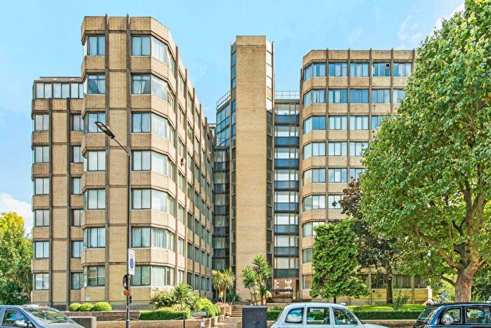 3 Bedroom Flat To Rent In Acacia Road, St John's Wood, NW8