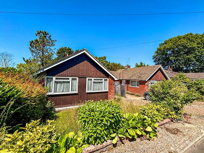 2 Bedroom Bungalow For Sale In Oakhurst Road, Battle, TN33