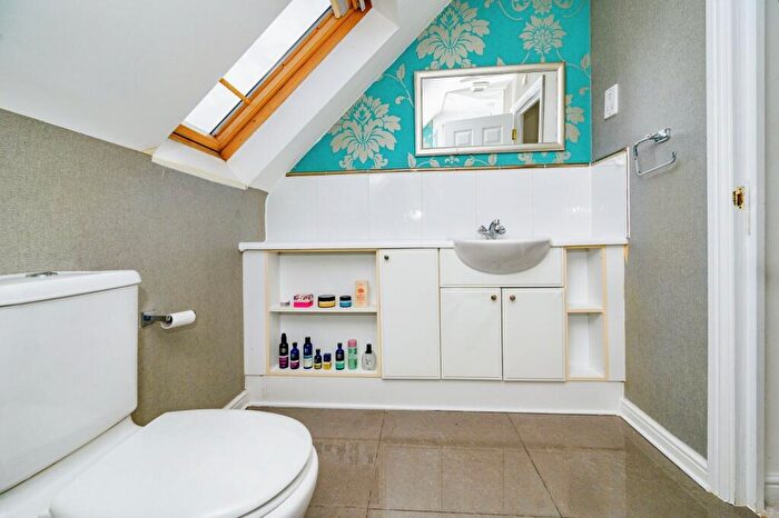 3 Bedroom Terraced House For Sale In Morgan Close, Luton, Bedfordshire, LU4