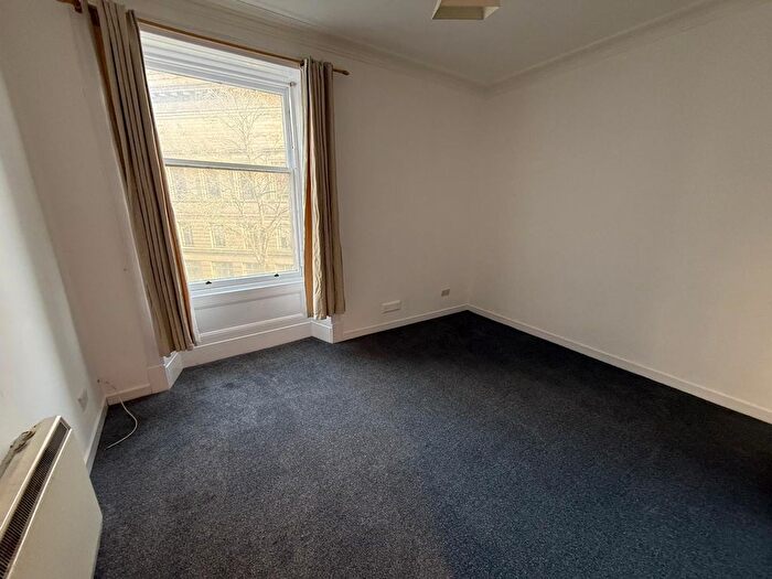 2 Bedroom Flat To Rent In Whitehall Crescent, Dundee, DD1