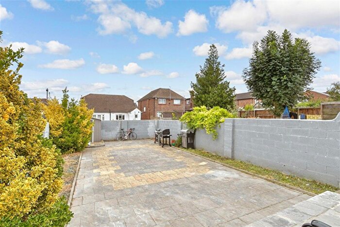 3 Bedroom Detached House For Sale In Vale Road, Northfleet, Gravesend, Kent, DA11