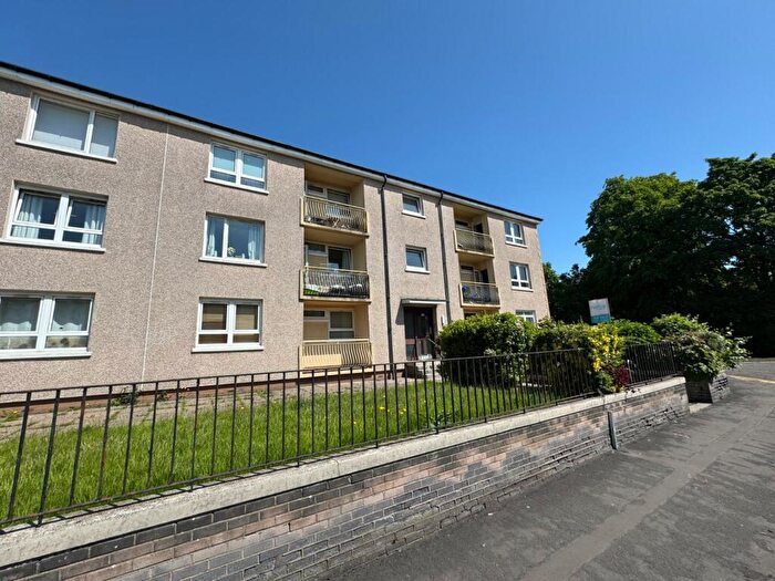 2 Bedroom Flat To Rent In Broompark Drive, Glasgow, G31