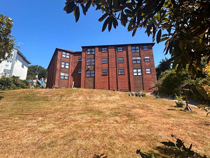 2 Bedroom Flat For Sale In East Cliff Road, Dawlish, EX7