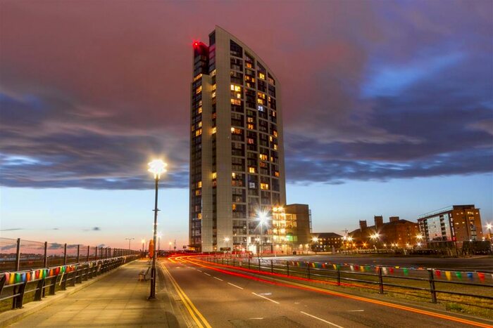 2 Bedroom Apartment To Rent In Alexandra Tower, Princes Parade, Liverpool, L3