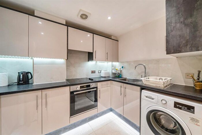 2 Bedroom Maisonette For Sale In Hirst Crescent, Wembley, HA9
