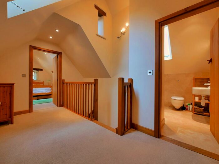 2 Bedroom Cottage To Rent In Calcot, Coln St Dennis, GL54