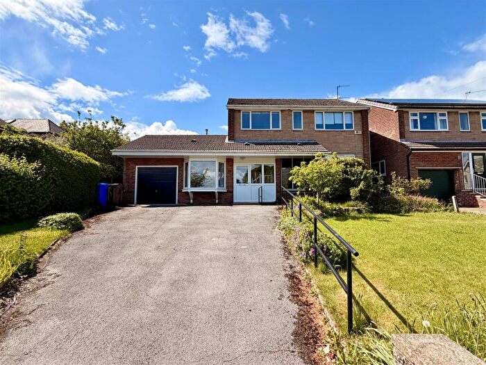 4 Bedroom Detached House To Rent In Cliffe Farm Drive, Sheffield, S11