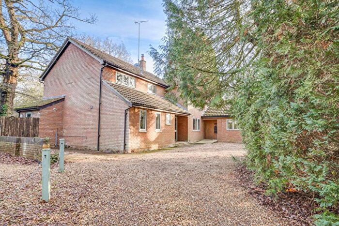 5 Bedroom Detached House For Sale In Heath Road, Leighton Buzzard, LU7