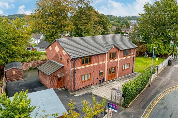 6 Bedroom Detached House For Sale In Marland Old Road, Rochdale, OL11