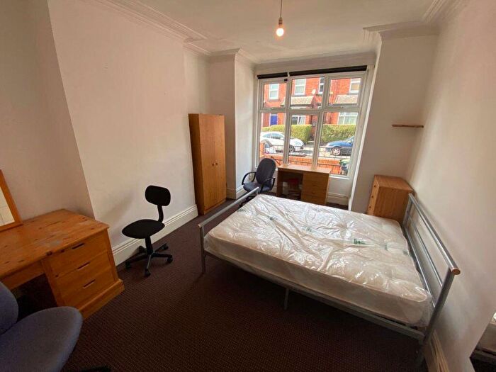 6 Bedroom House To Rent In Chestnut Avenue, Leeds, LS6