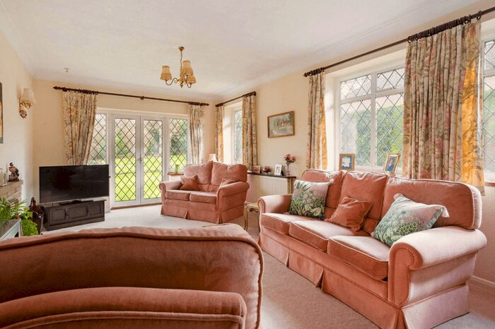 3 Bedroom Bungalow To Rent In The Roughs, Northwood, HA6