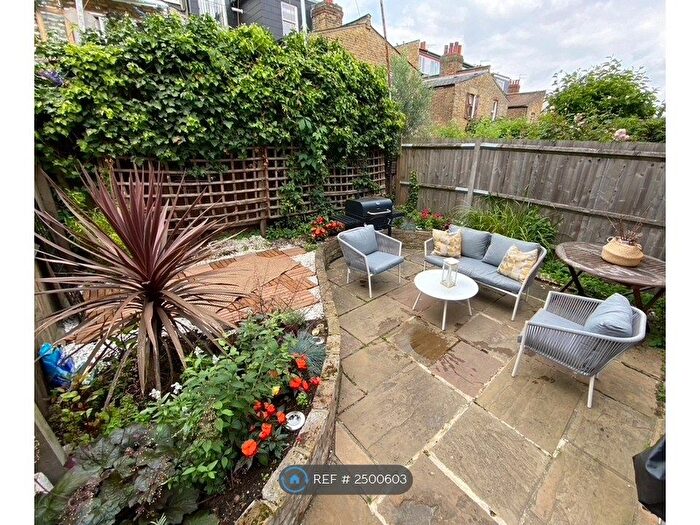 1 Bedroom Flat To Rent In Central Chiswick, London, W4
